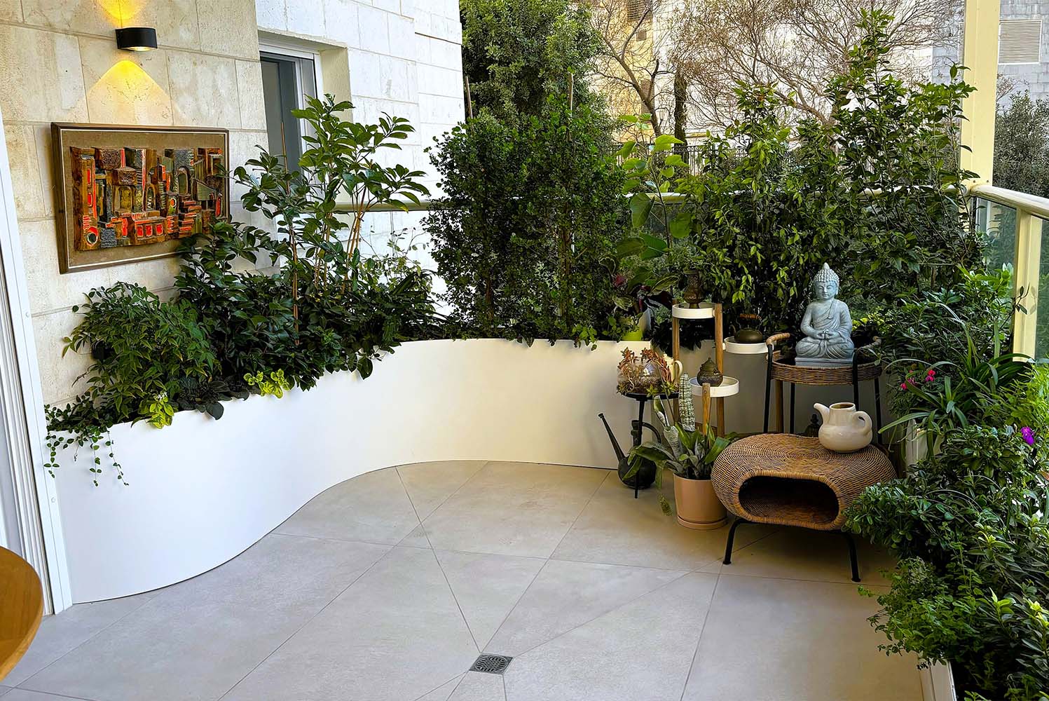 עיצוב מרפסת בעיצוב אישי - סוליגו מודרני מרפסת קטנה אדניות