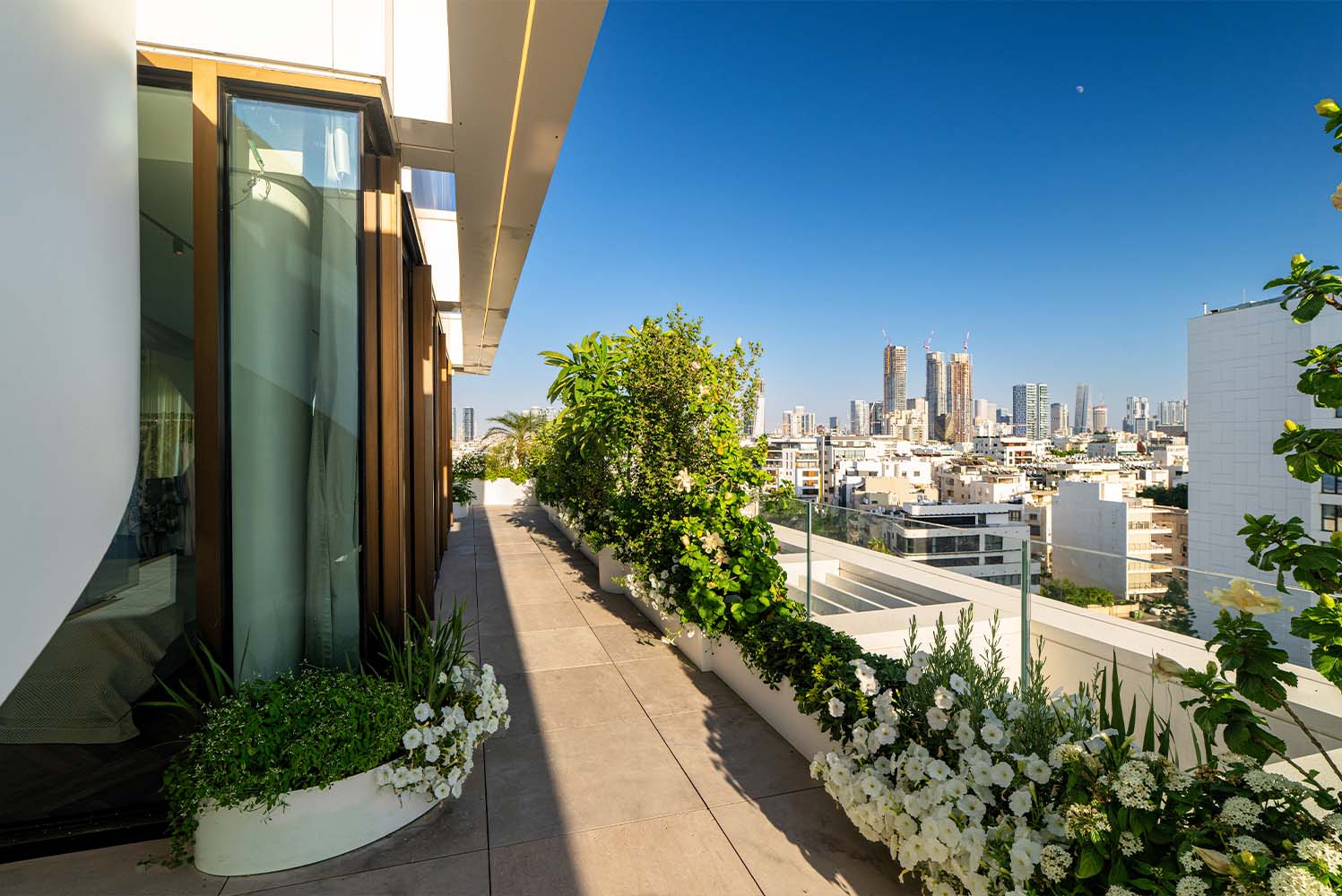 עיצוב מרפסת בעיצוב אישי - סוליגו מודרני מרפסת קטנה